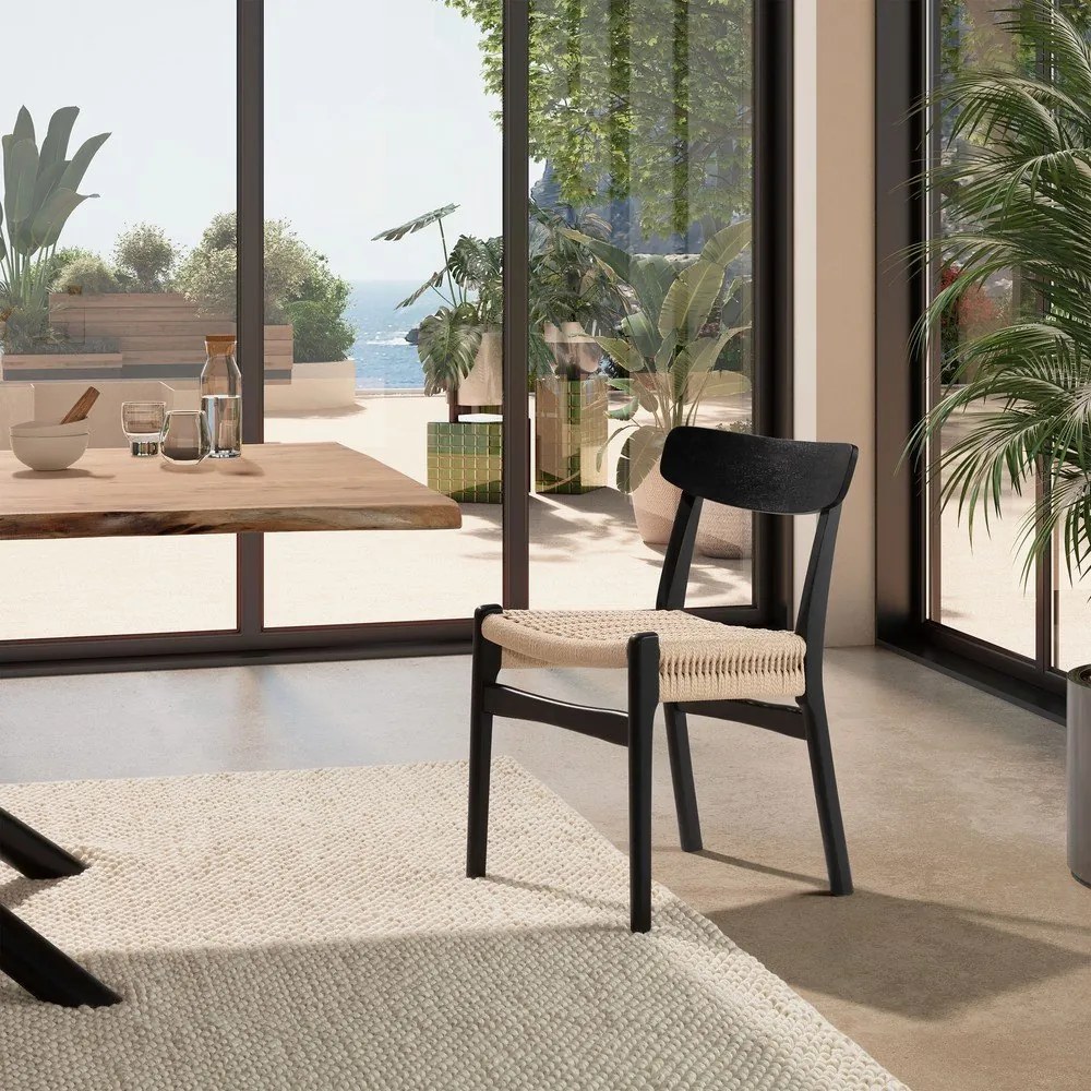 Черни трапезни столове в комплект 2 бр. от масивно каучуково дърво Biel – MOME