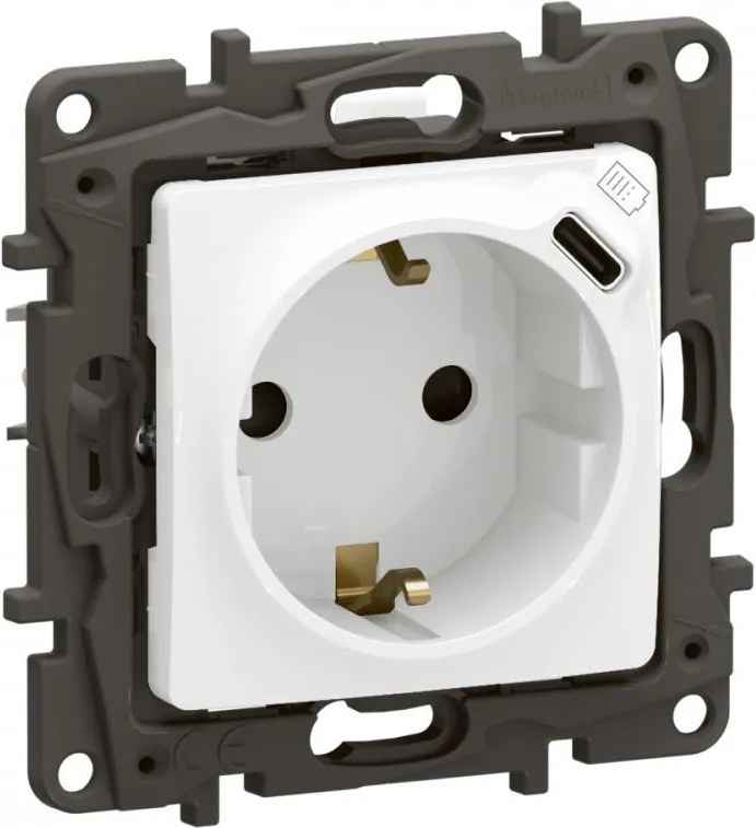Legrand Контакт ШУКО 16A с детска защита и USB тип C 1.5A 7.5W цвят Бял Niloe New NP3312WH