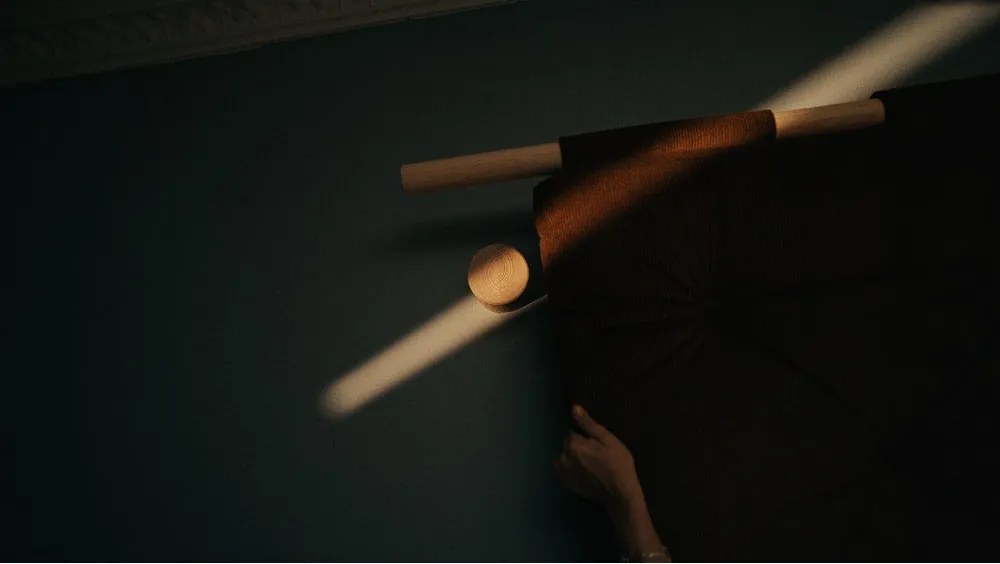 Кресло в естествен цвят Hooked – Karup Design