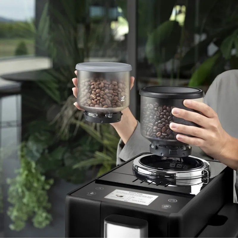 Еспресо машина DeLonghi Rivelia Onyx Black EXAM440.55.B, 1450W, 19 bar, 1.4 л, 16 напитки, Aroma, LatteCrema Hot, Twin Shot, Bean Adapt, TFT тъч дисплей, Черен мат