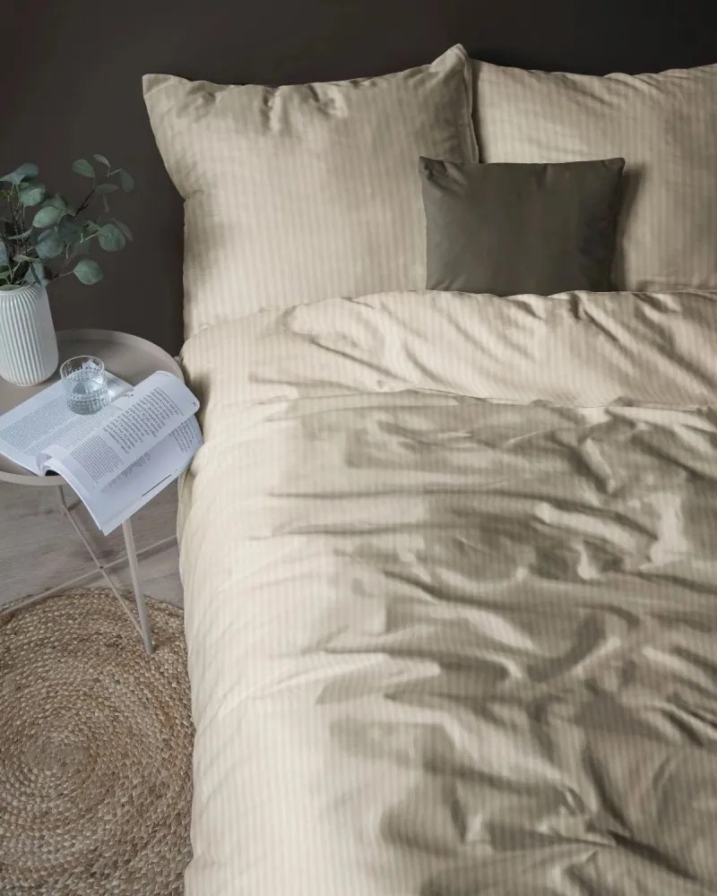 Луксозно спално бельо от дамаска - бежово 2 части: 1 бр. 140x200 + 1 бр. 70x80