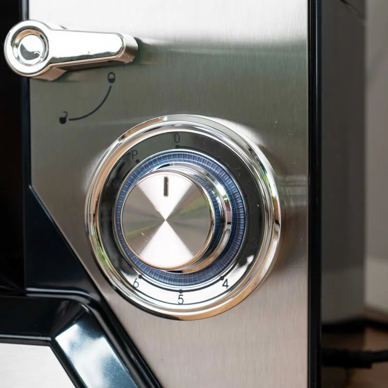 Планетарен миксер Goldmann GM-1115BD, 2200W, 8.5 л, 6 скорости + импулси, Таймер, Иноксова купа, LED, Инокс