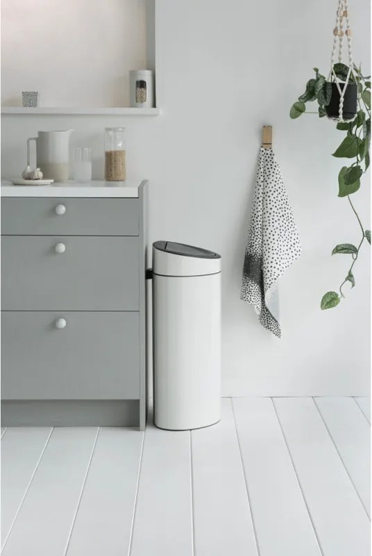Кош за боклук Brabantia Touch Bin New 649729, 40 л, Безшумно и плавно затваряне, Плосък гръб, Бял