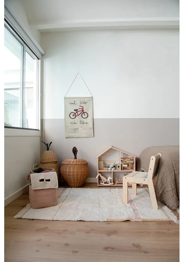 Детски стол в естествен цвят Kaarol Earth – Lorena Canals