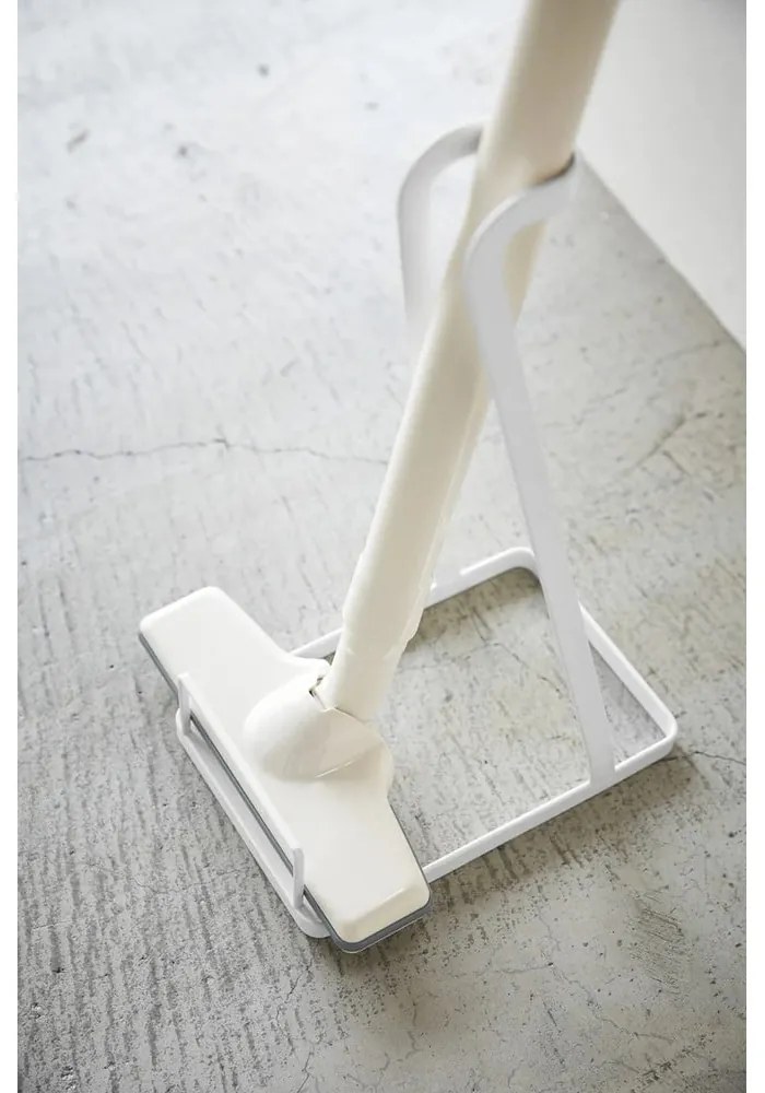 Поставка за прахосмукачка Tower – YAMAZAKI