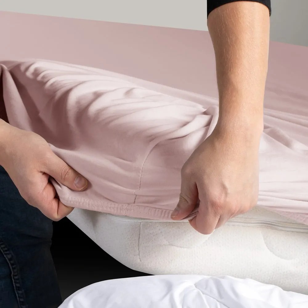 Светлорозов еластичен чаршаф от джърси 180x200 cm Amber – Restilo