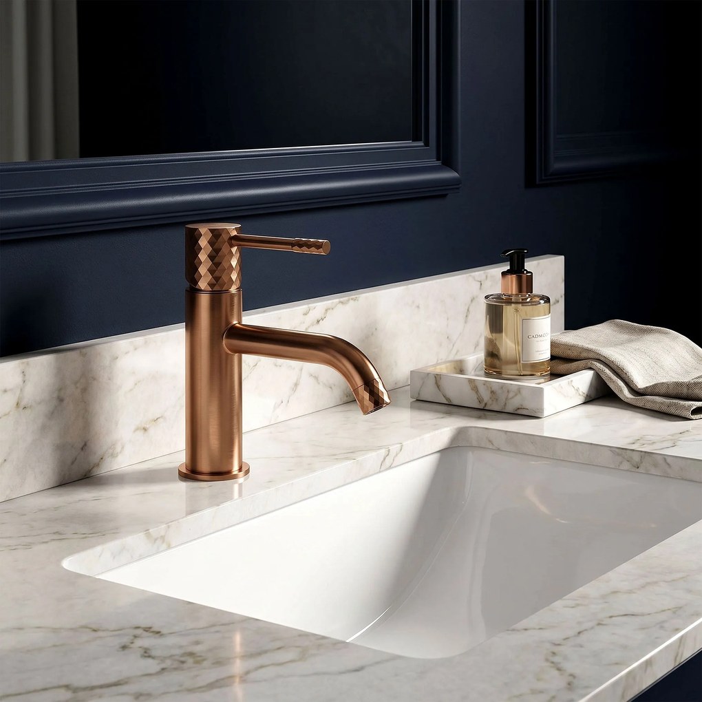 Смесител за мивка Rea Lungo Diamond Brush Copper