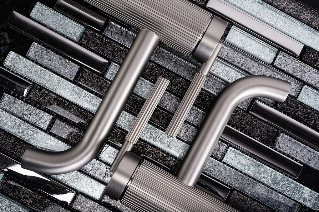 Смесител за мивка Rea Argon Brush Nickel high