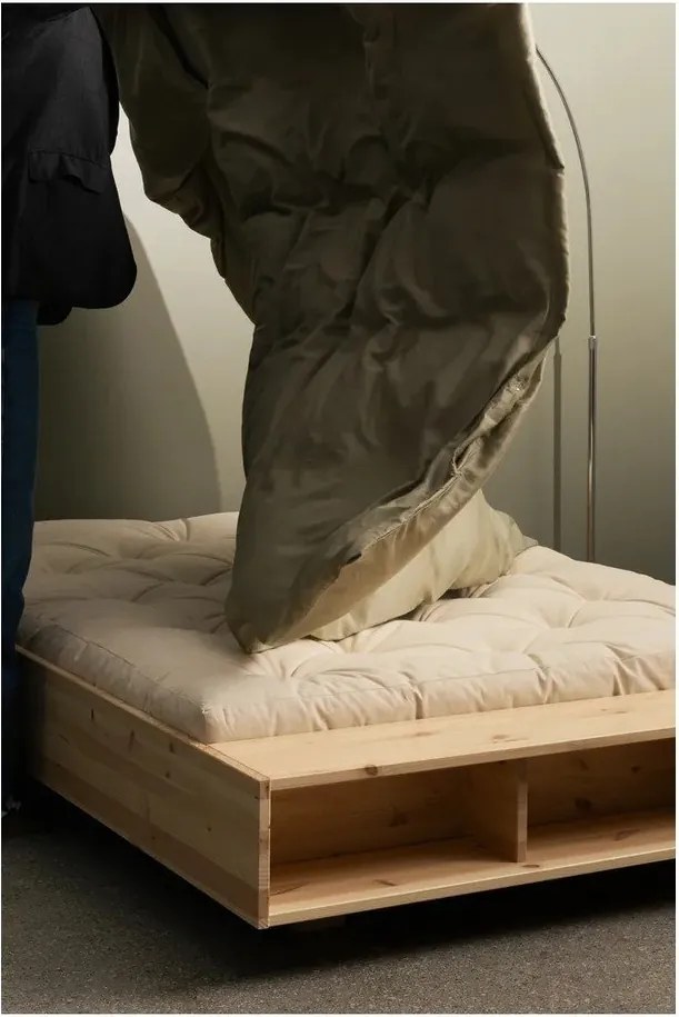 Единично легло 120x200 cm от масивен бор без табла с включена подматрачна рамка в естествен цвят Merge – Karup