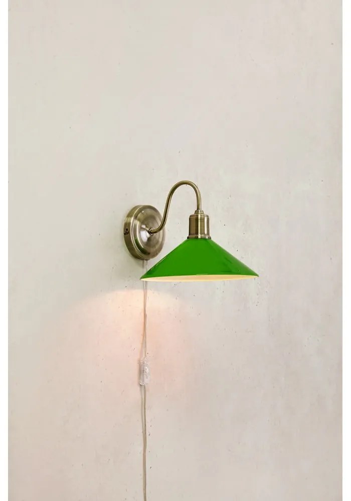 Стенна лампа в зелен и месингов цвят Vela – Markslöjd