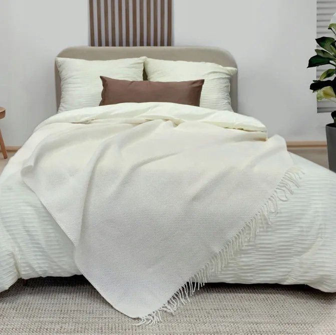 Турско памучно одеяло с декоративни пискюли - кремаво Ширина: 200 см | Дължина: 220 см