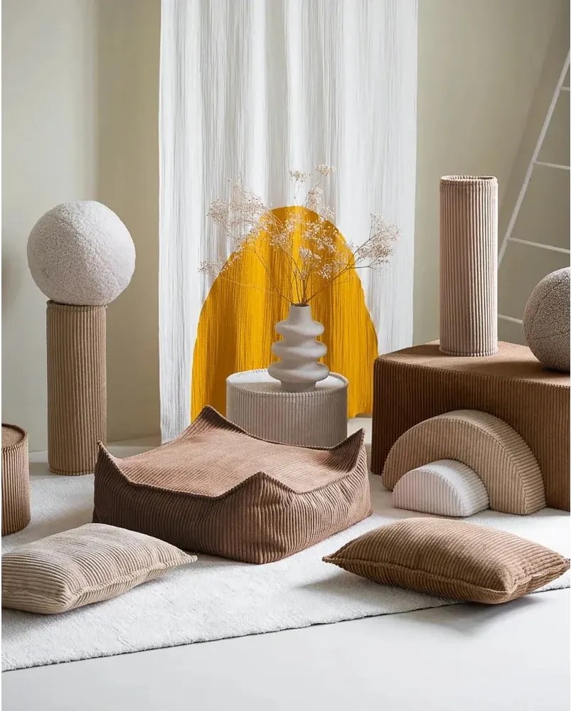 Светлокафява детска възглавница за диван от рипсено кадифе Roll – Wigiwama