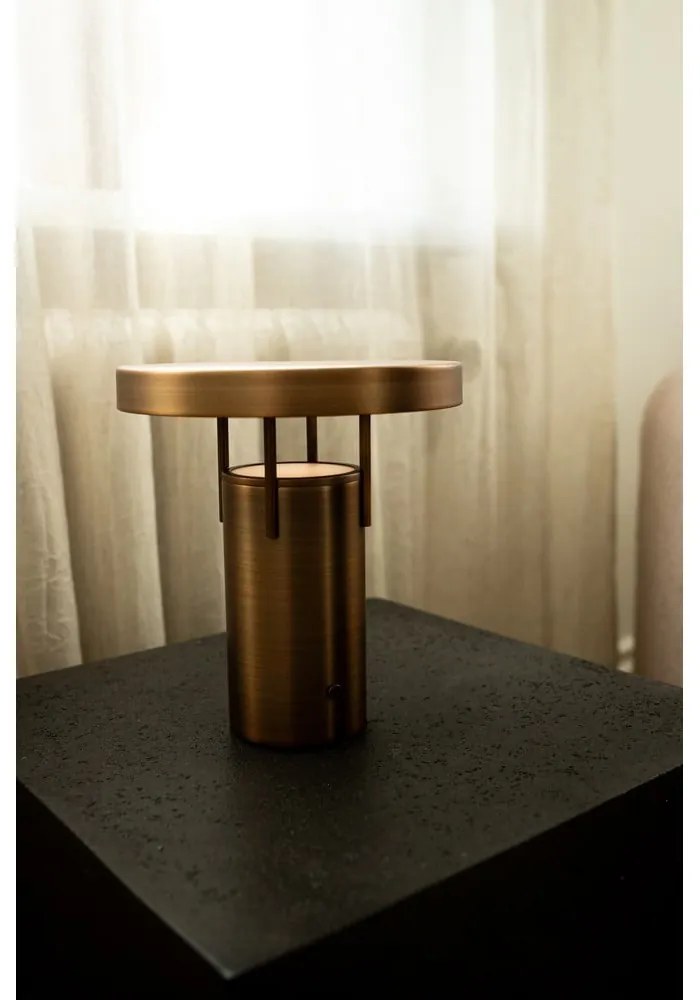 LED затъмняваща се настолна лампа в бронзов цвят с метален абажур (височина 28 cm) BringMe – Hübsch