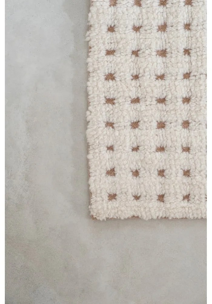 Ръчно изработена вълнена пътека подходяща за пране в цвят слонова кост 80x230 cm Unexpected Wool – Lorena Canals