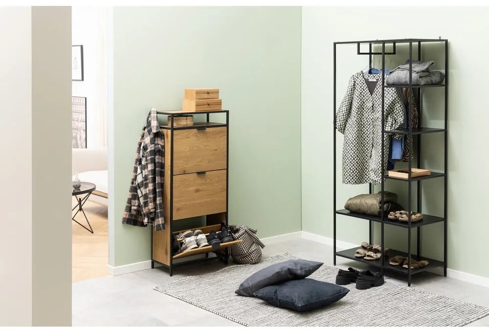 Накланяща се стойка за обувки от дъбов декор в естествен цвят Seaford – Actona