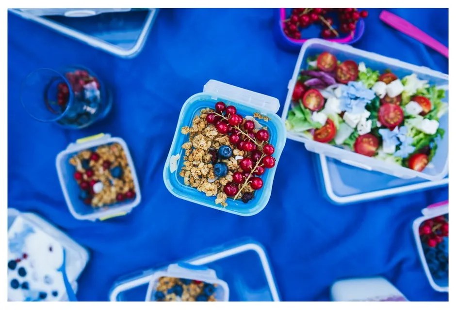 Зелена кутия за обяд и закуска с прибори за хранене, , 650ml+230m Push&amp;Push - Vialli Design