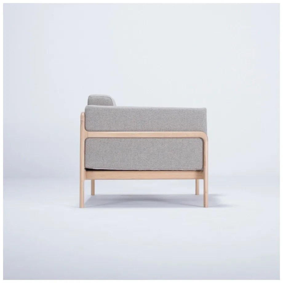 Кресло от дъбово дърво със сива текстилна седалка Fawn - Gazzda