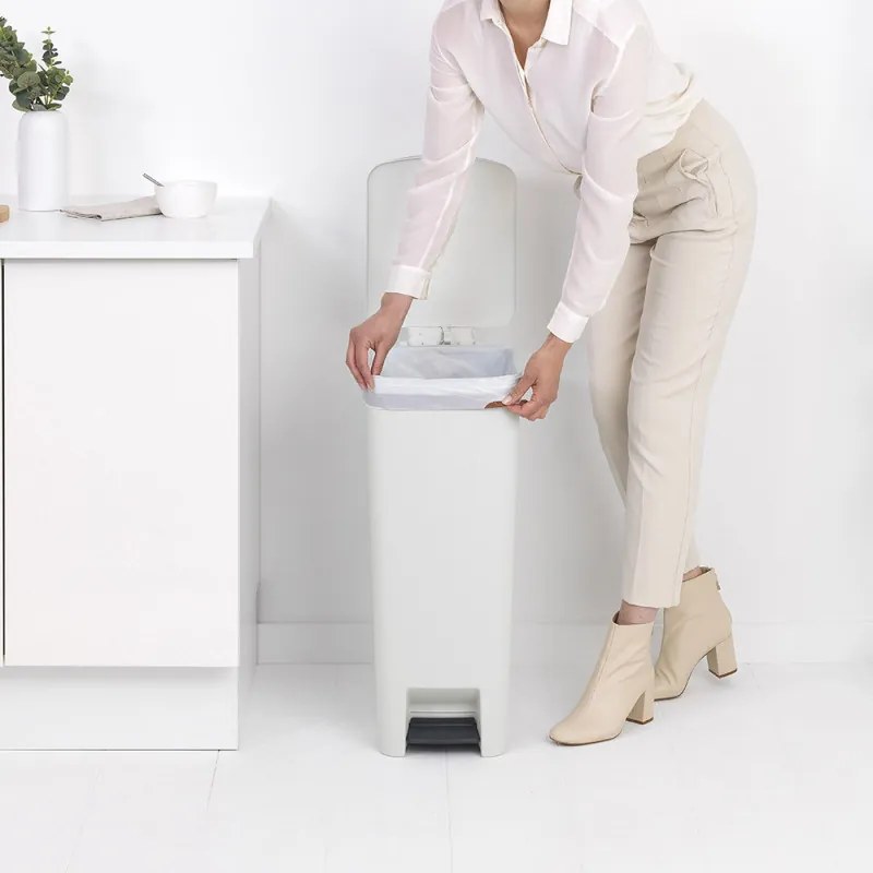 Кош за боклук с педал Brabantia StepUp 1005556, 40 л, Екологични материали, Голям отвор, Светлосив