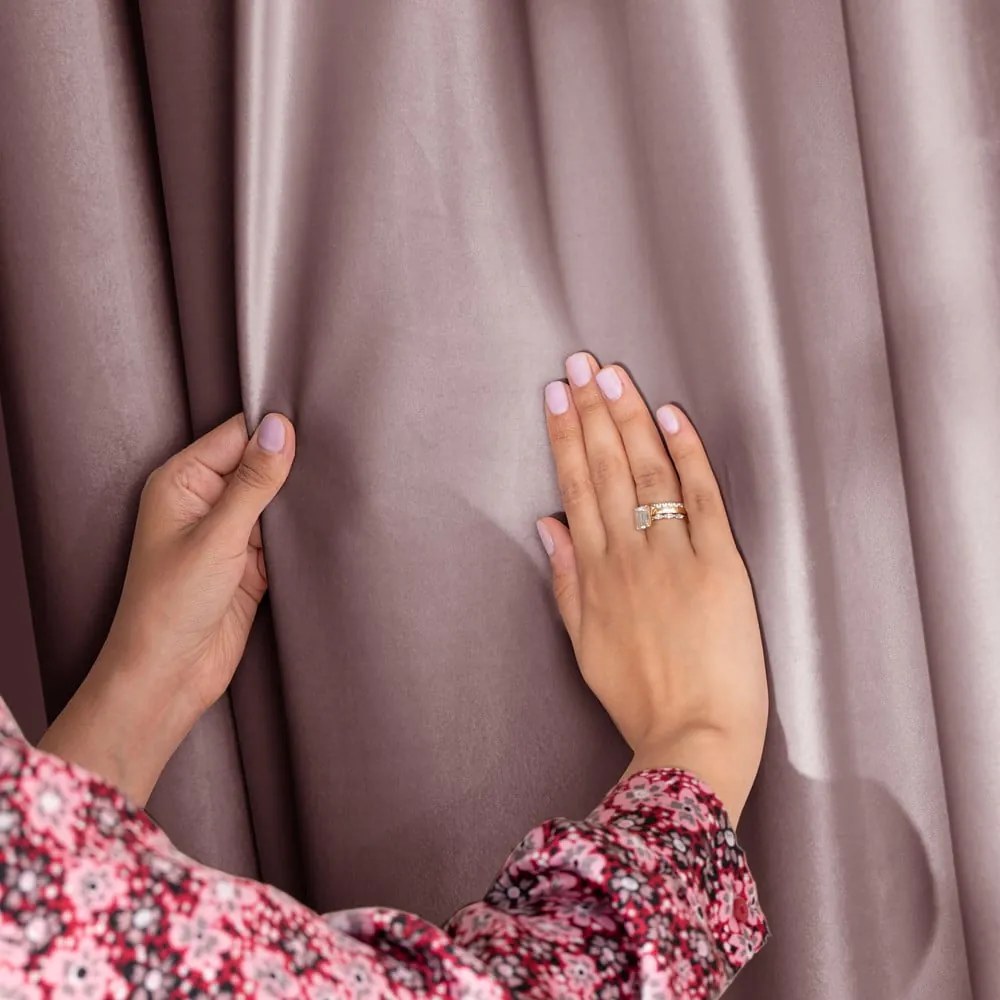 Светлокафяво затъмняващо перде 140x270 cm Pleat – Restilo