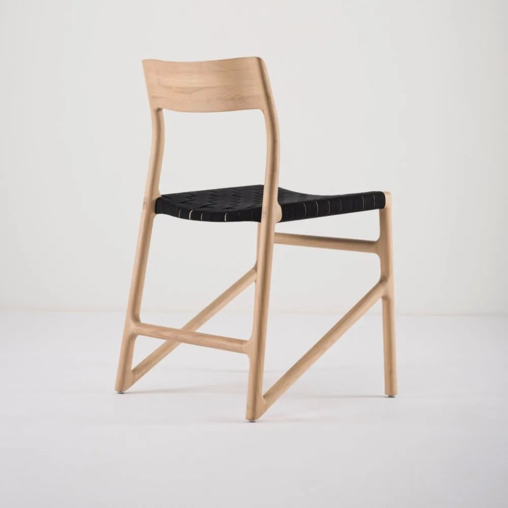 Трапезен стол от масивна дъбова дървесина с черна седалка Fawn - Gazzda