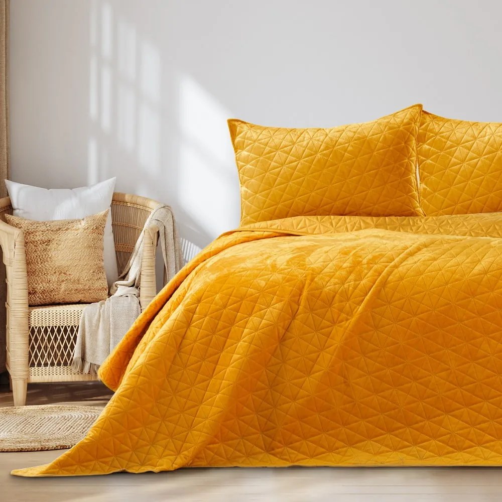 Жълто капитонирано покривало за легло 260x280 cm Laila – AmeliaHome