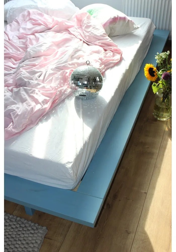 Светлосиньо двойно легло от масивен бор с включена подматрачна рамка 140x200 cm Japan – Karup Design