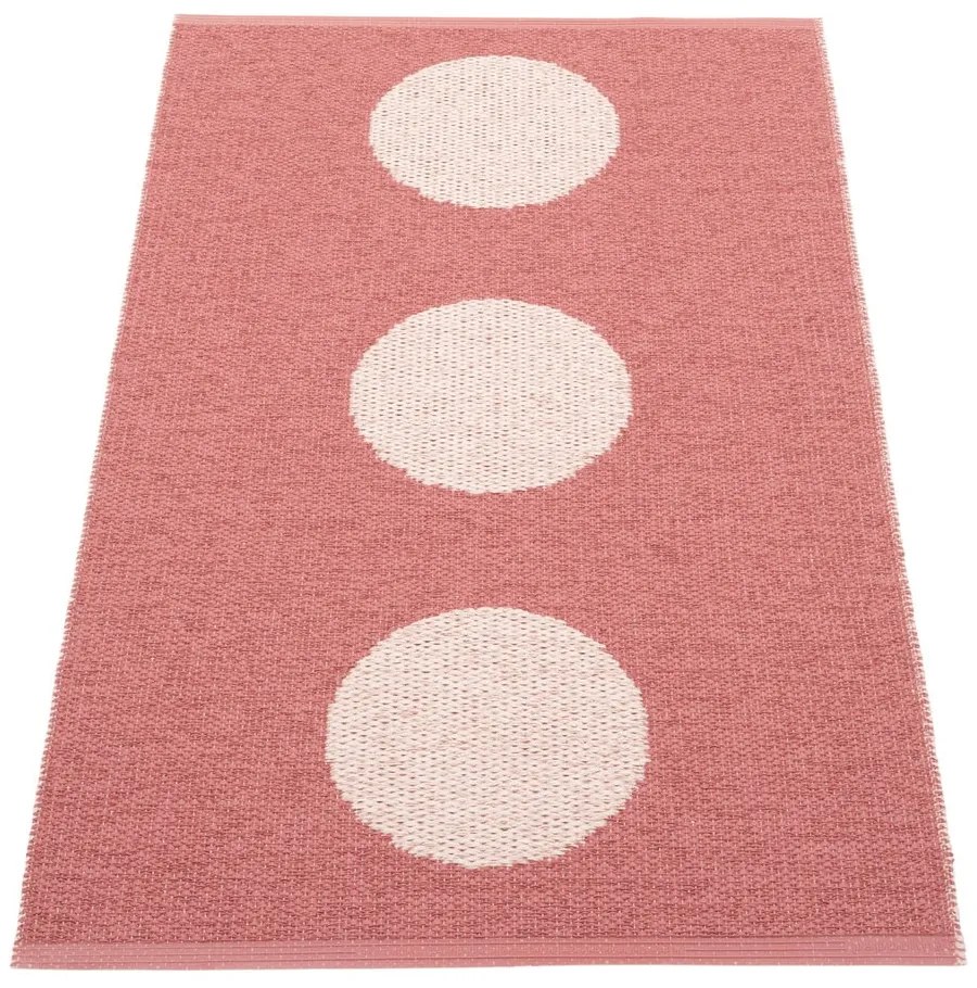Светлочервен килим за открито и закрито 70x120 cm Vera Pop Blush – Pappelina