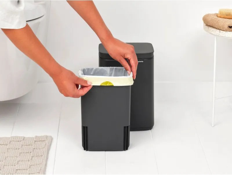 Кош за боклук Brabantia Bo Small 1008866, 4 л, Плавно и безшумно отваряне, Противоплъзгаща основа, Минерално покритие, Тъмносив