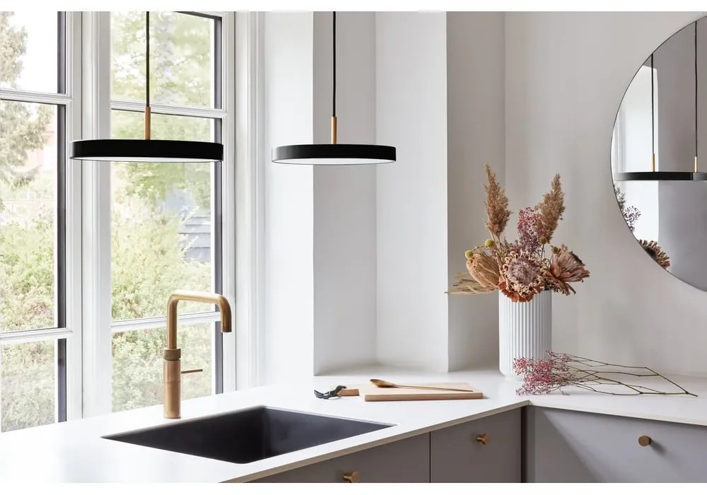 Черно LED висящо осветително тяло с метален абажур ø 31 cm Asteria Mini – UMAGE