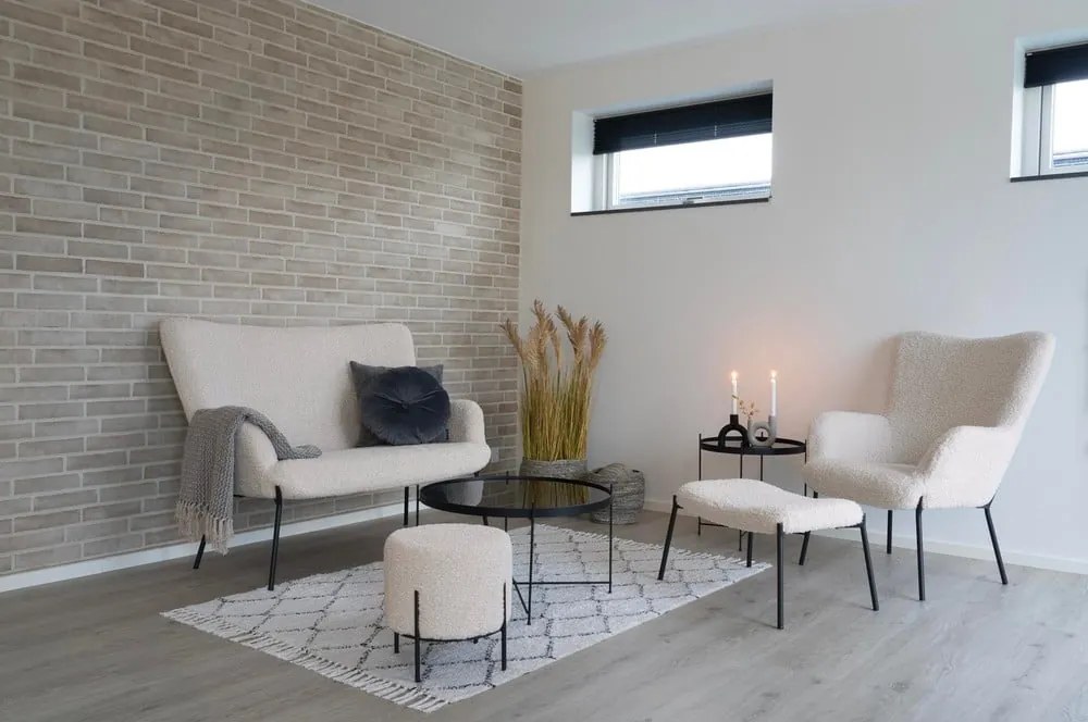 Кремава табуретка от изкуствен косъм Alford – House Nordic