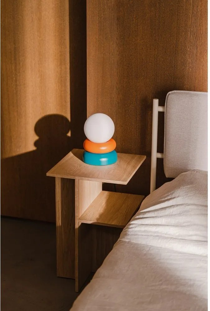 Настолна лампа от масивна дървесина в петролен цвят/оранжева със стъклен абажур (височина 24 cm) Otem – noo.ma