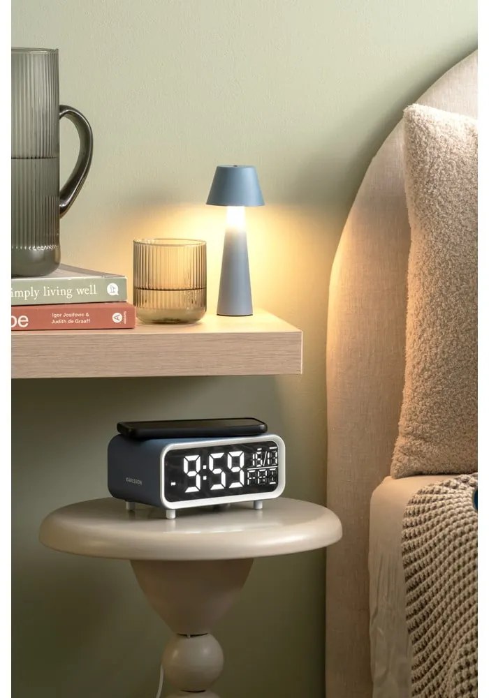 Дигитална аларма с безжично зарядно Chunky LED – Karlsson