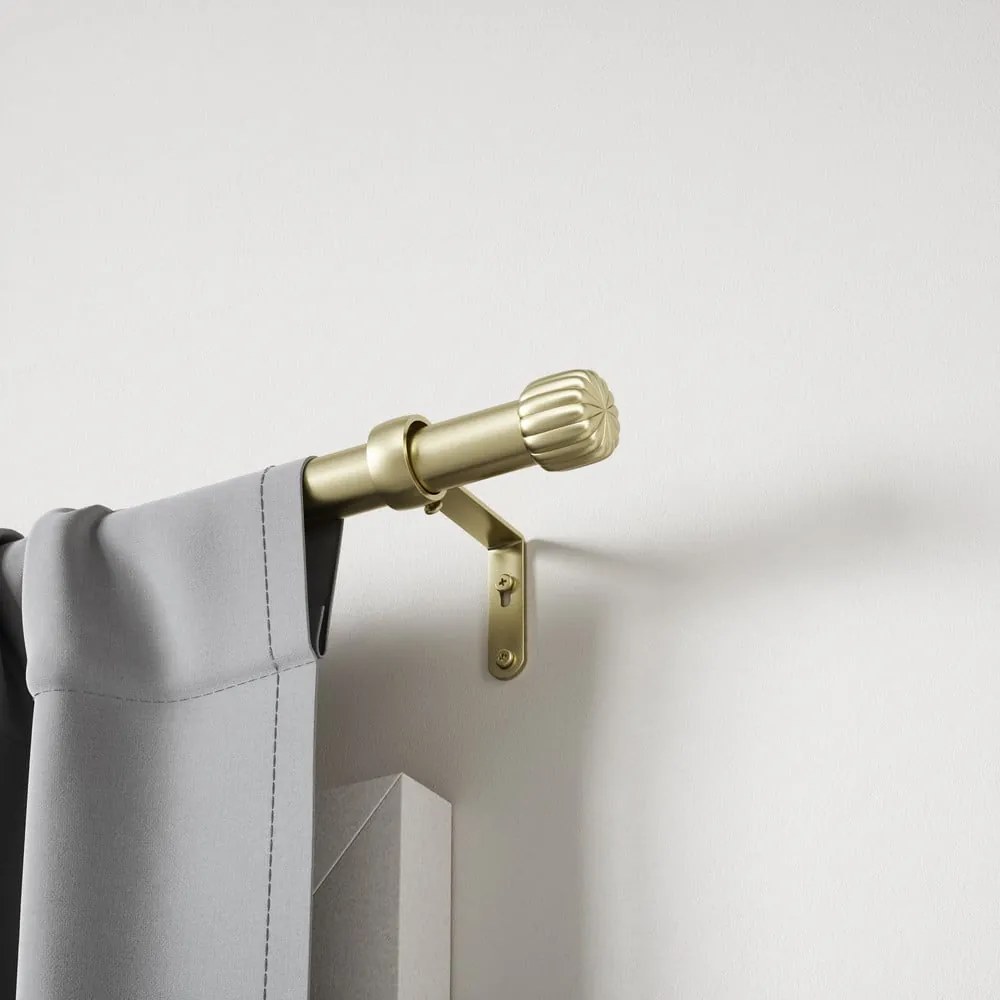 Стоманен разширяем прът за завеси в златист цвят 91 - 168 cm Cleo – Umbra