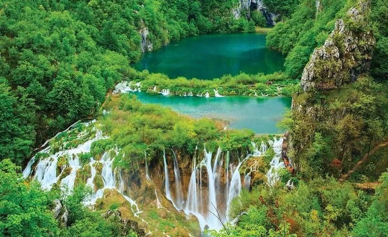 Plitvice Falls - C04142