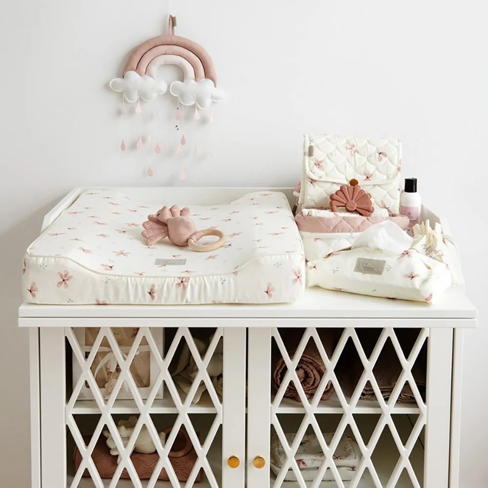 Постелка за преобуване 70x44 cm Windflower Creme – Cam Cam Copenhagen