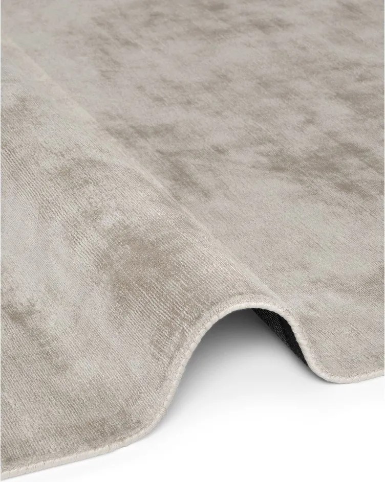 Сив ръчно изработен килим от вискоза 200x300 cm Noemi – Vikosa
