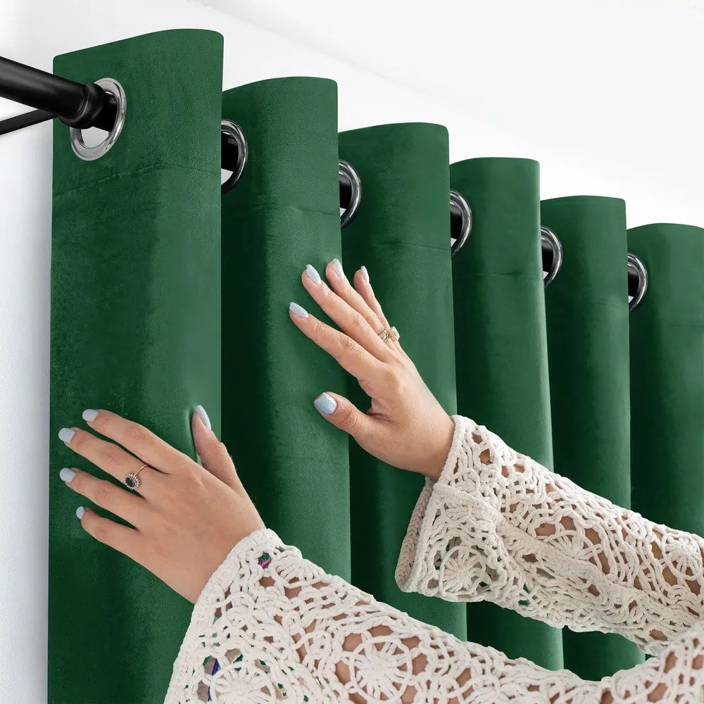 Зелена затъмняваща завеса 265x270 cm Velto – Filumi