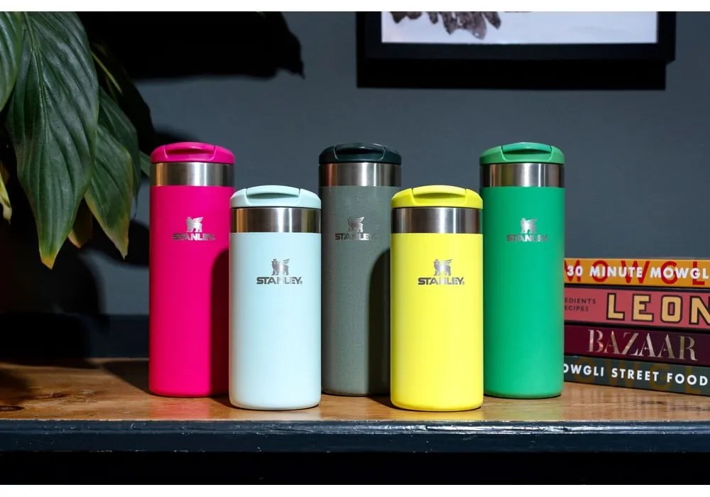 Зелена термочаша от неръждаема стомана 470 ml AeroLight™ Transit Hammer Tone Green – Stanley