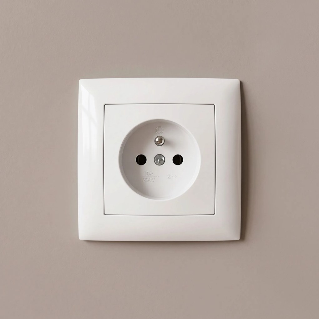 Единичен контакт със заземяване OSTE JNH001-G White