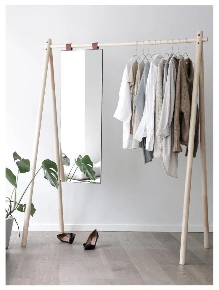 Стойка за дрехи от борова дървесина Hongi - Karup Design