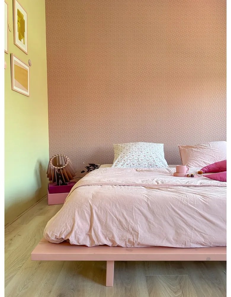 Светлорозово двойно легло от масивен бор с включена подматрачна рамка 180x200 cm Japan – Karup Design