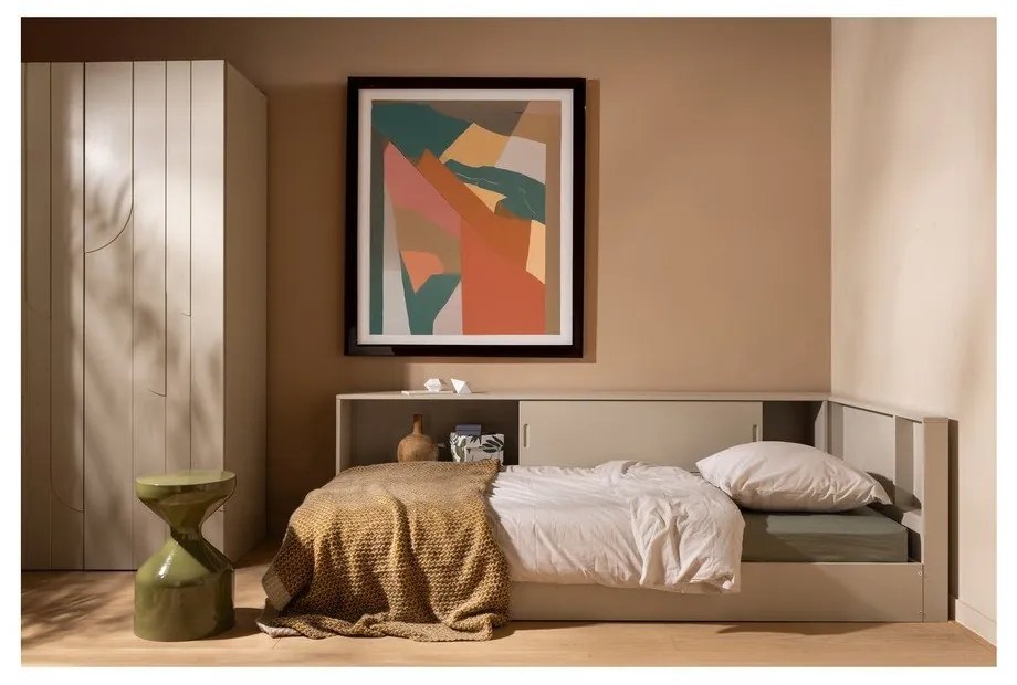 Сиво/бежово единично легло от масивен бор без ламелно дъно 90x200 cm Carter – WOOOD