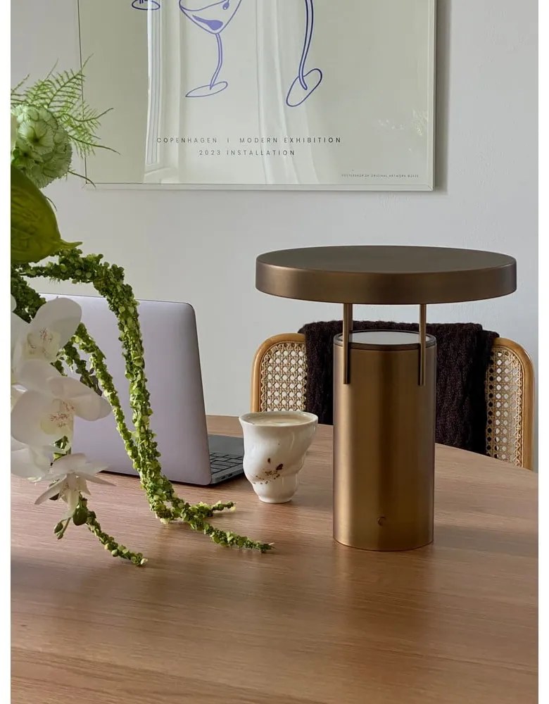 LED затъмняваща се настолна лампа в бронзов цвят с метален абажур (височина 28 cm) BringMe – Hübsch