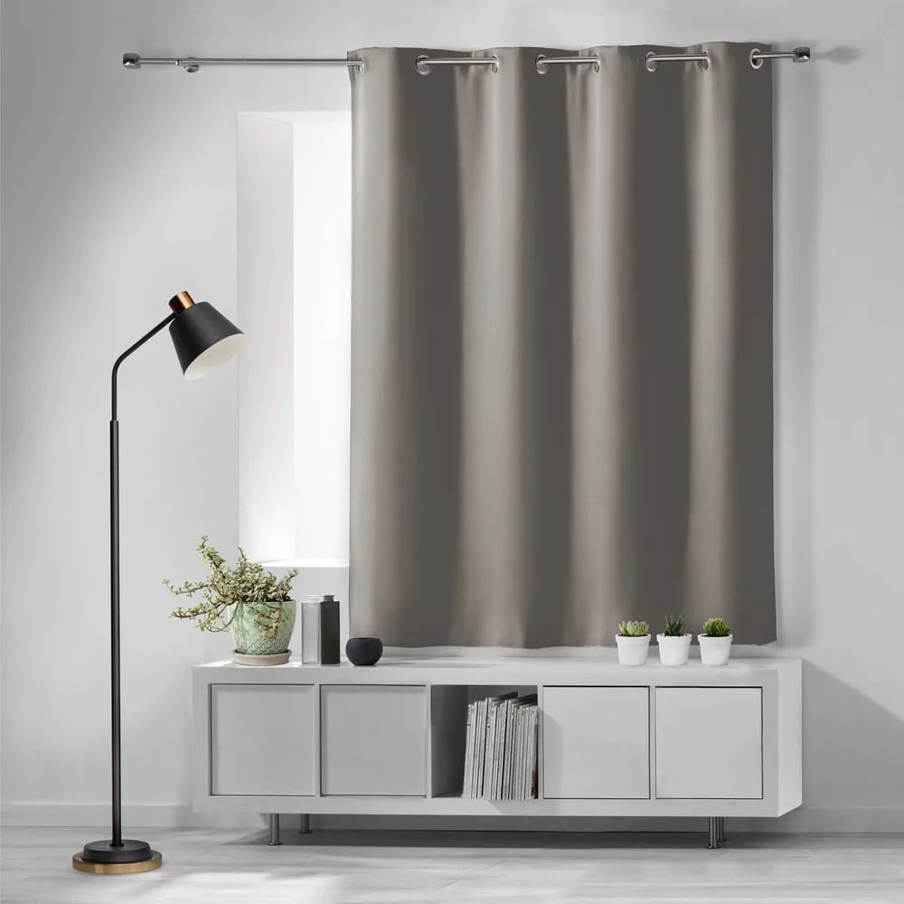 Сива затъмняваща завеса 135x180 cm Occult – douceur d'intérieur