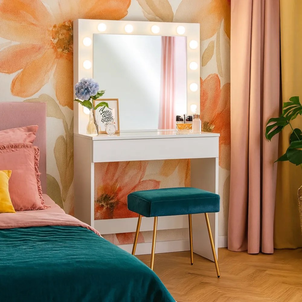 Тоалетка с лампички без табуретка