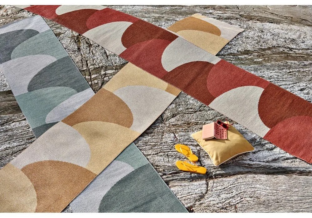 Пътека за открито и закрито в цвят жълта охра 70x270 cm Hill Ochre Pale Yellow – Pappelina