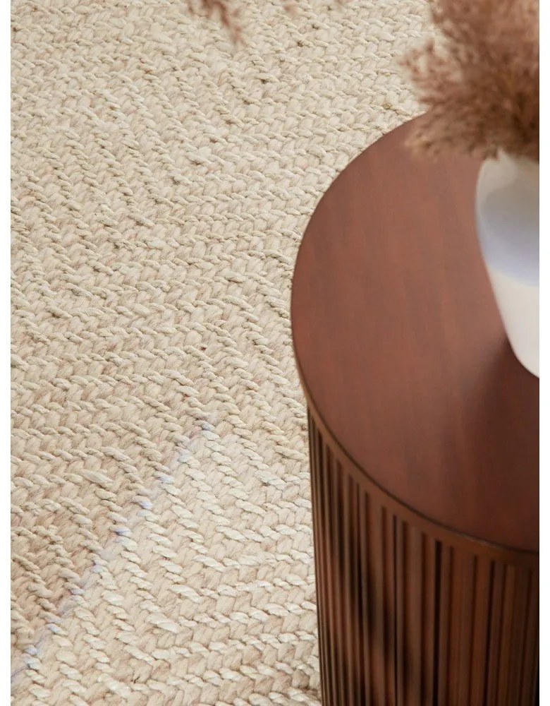 Ръчно изработен килим със смес от вълна в цвят слонова кост 80x150 cm Majoli – Elle Decoration