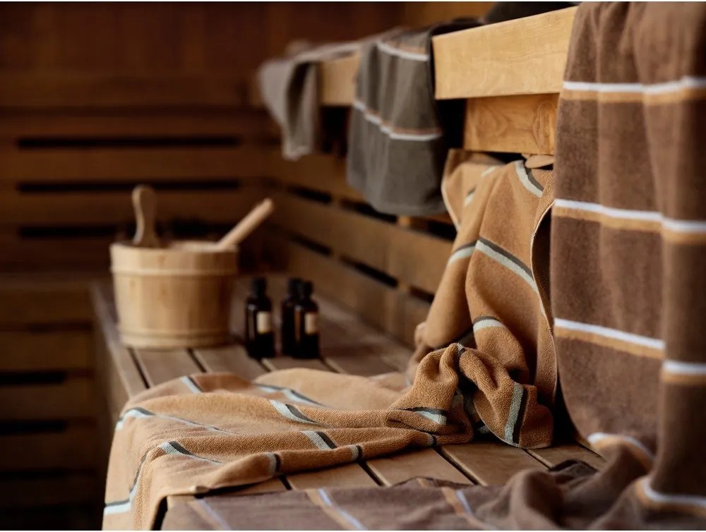Кафява/бежова памучна хавлиена кърпа 70x140 cm Sauna – Zone