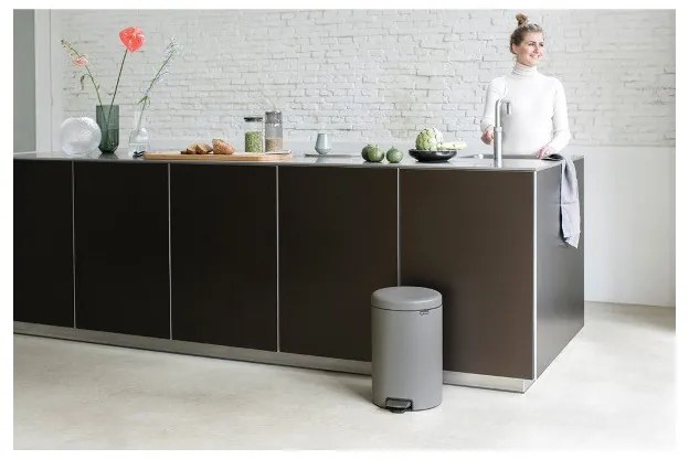 Кош за боклук с педал Brabantia NewIcon 1001091, 20 л, Плавно затваряне, Противоплъзгаща основа, Минерално покритие, Сив