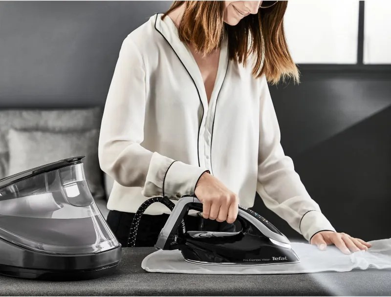 Парогенератор Tefal Pro Express Vision GV9821E0, 3000 W, 9 bar, 1.2 л, 800 g/min, Smart Steam, Система против капене и варовик, Вертикално гладене, Черен/сив